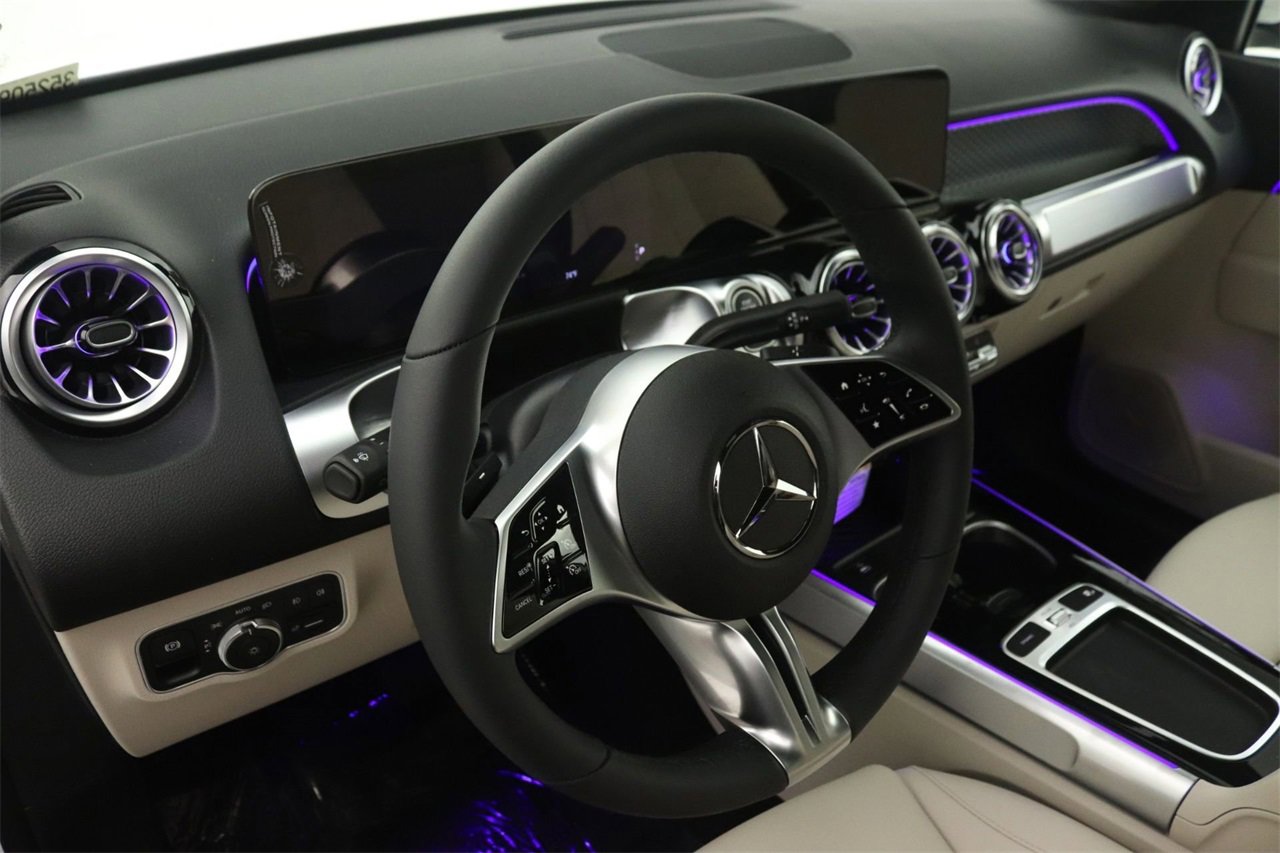 New 2025 Mercedes-Benz GLB 250 image 5