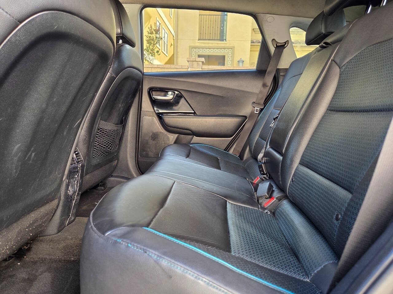 Used 2022 Kia Niro EX Premium FWD image 16