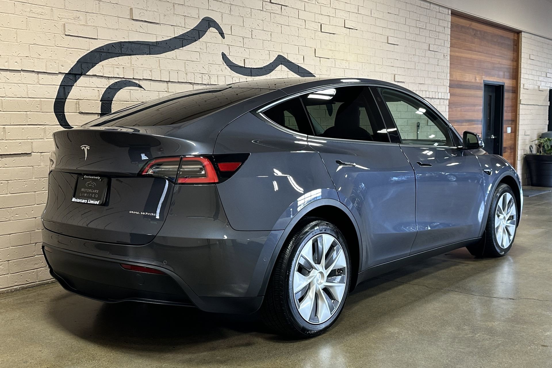 Used 2021 Tesla Model Y Long Range image 4