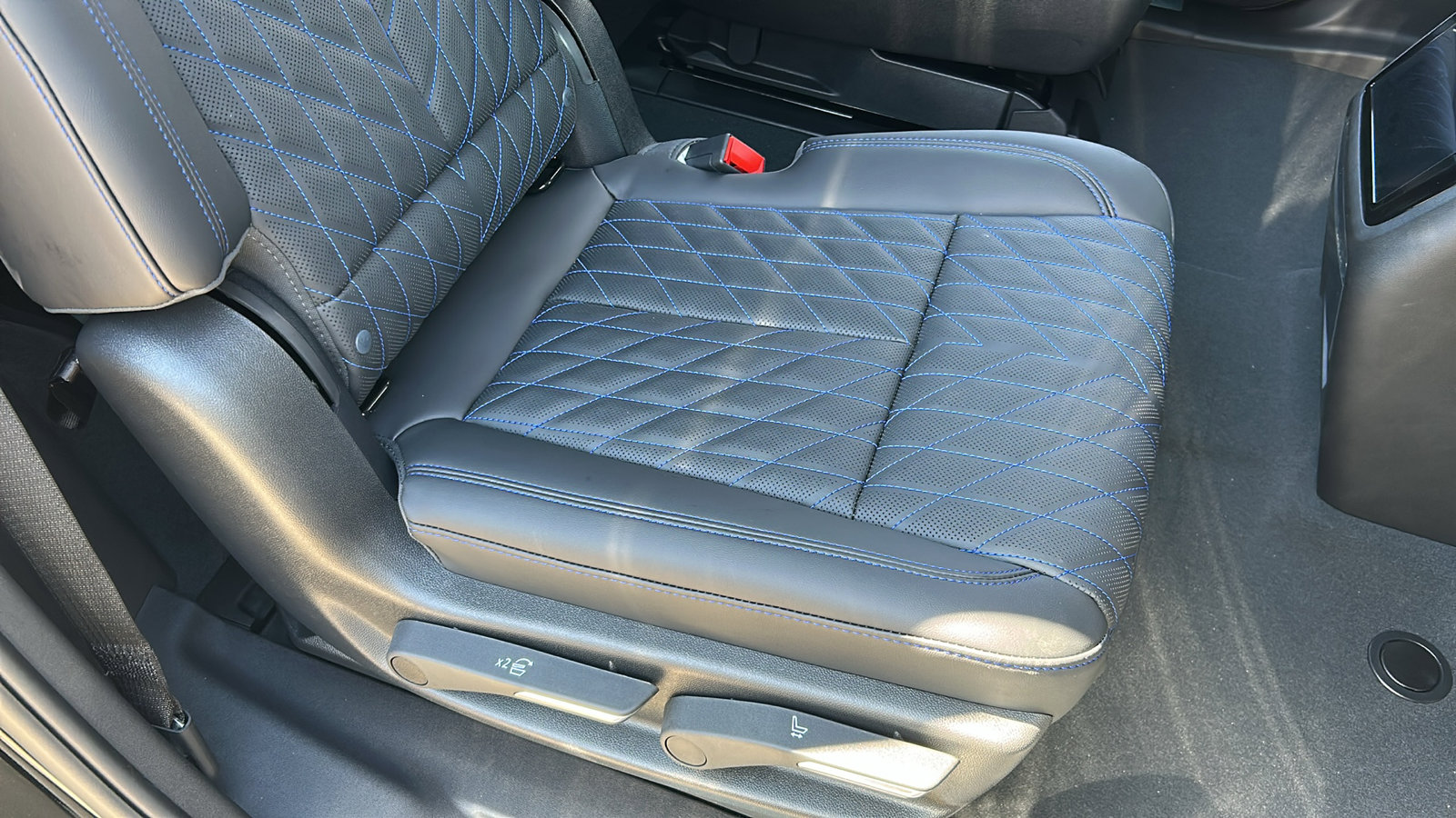 New 2025 Cadillac Escalade IQ Sport 1 w/ Smart Trailering package image 13