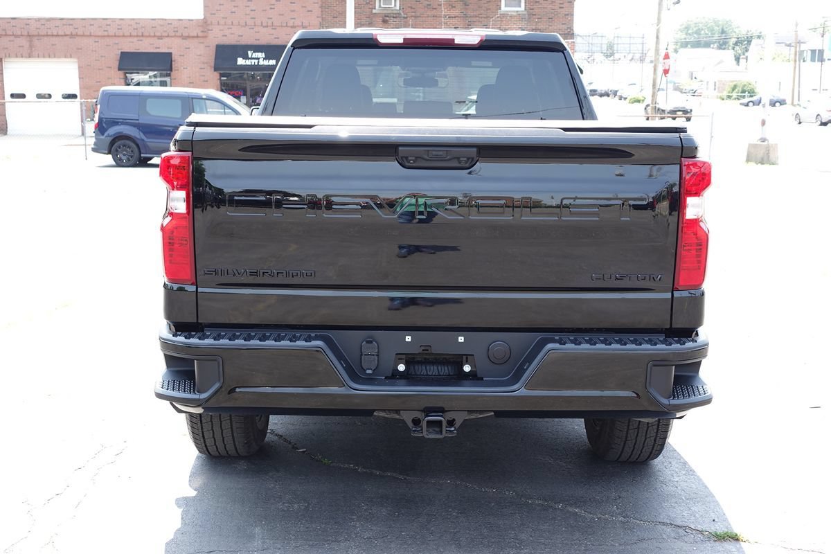 Used 2024 Chevrolet Silverado 1500 Custom AWD/4WD image 8