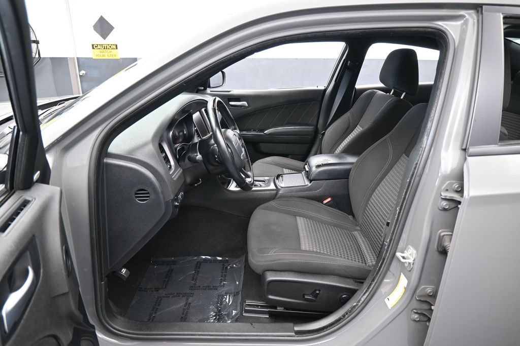 Used 2023 Dodge Charger SXT w/ Blacktop Package RWD image 11