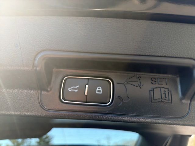 Used 2025 Ford Explorer ST-Line w/ ST-Line Street Pack image 25