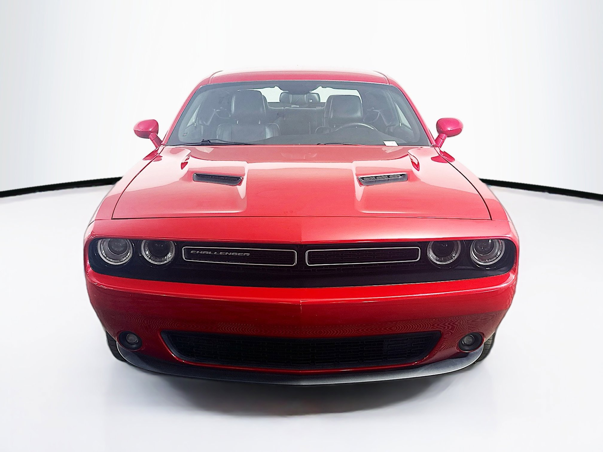 Used 2016 Dodge Challenger SXT Plus RWD image 2
