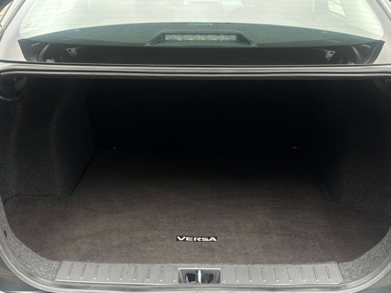 Used 2025 Nissan Versa SV FWD image 29