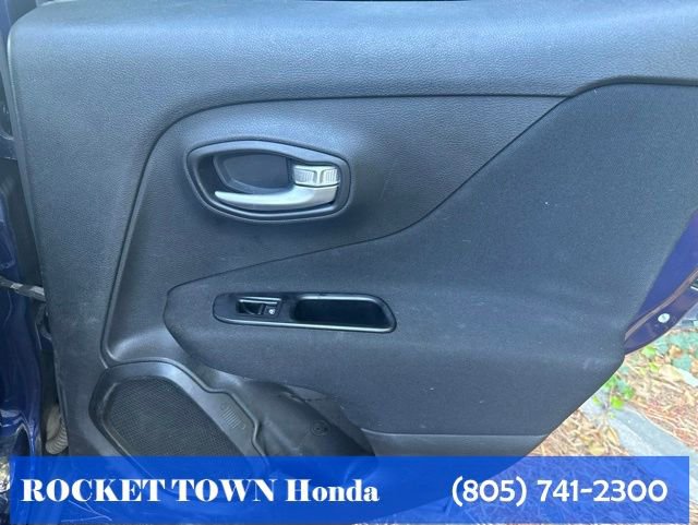 Used 2020 Jeep Renegade Latitude w/ Popular Equipment Group FWD image 11