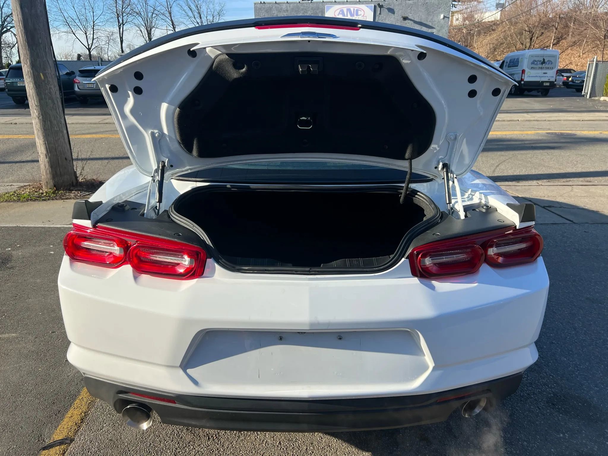 Used 2020 Chevrolet Camaro LT RWD image 9