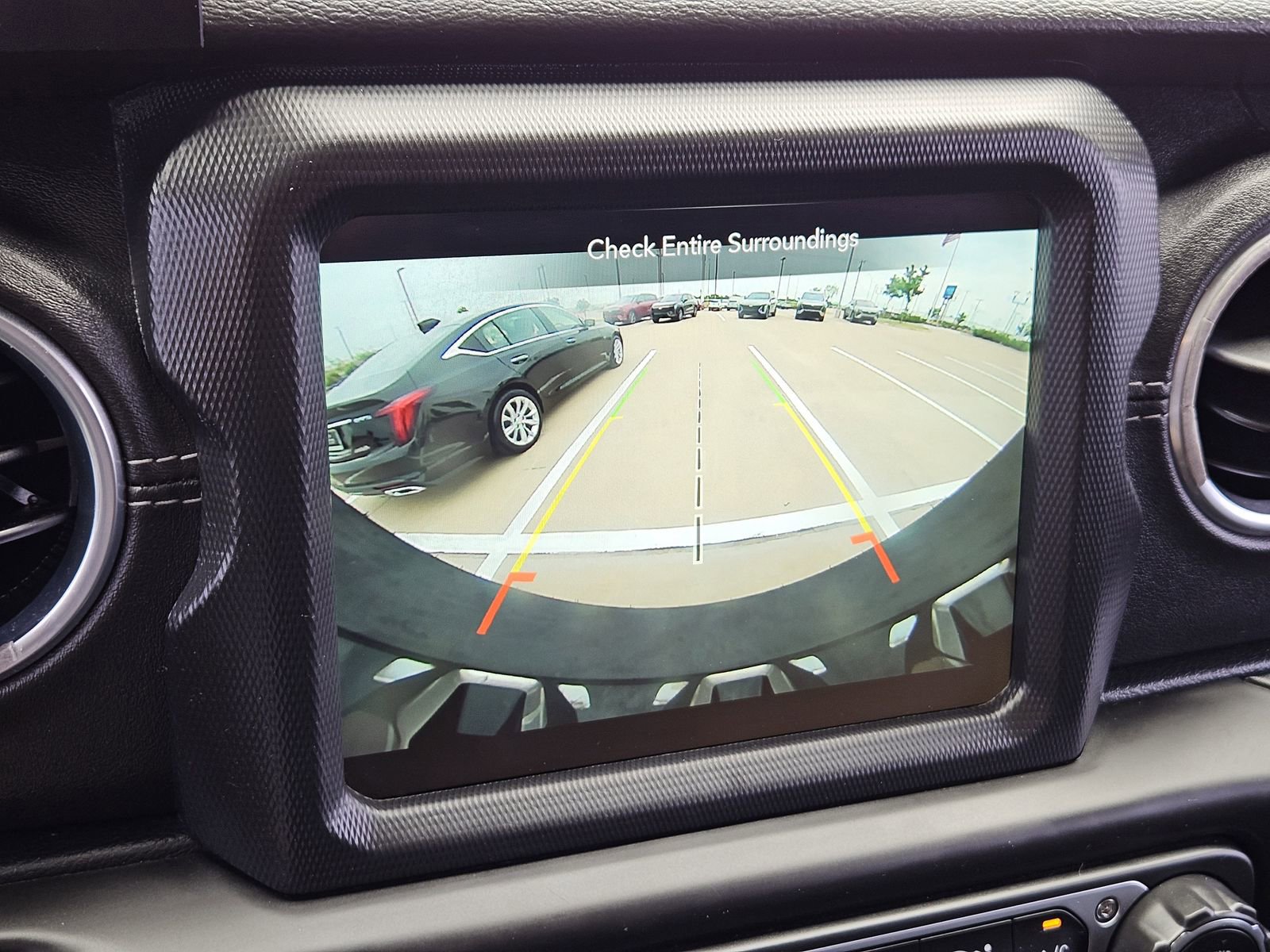 Used 2018 Jeep Wrangler Unlimited Sahara AWD/4WD image 22