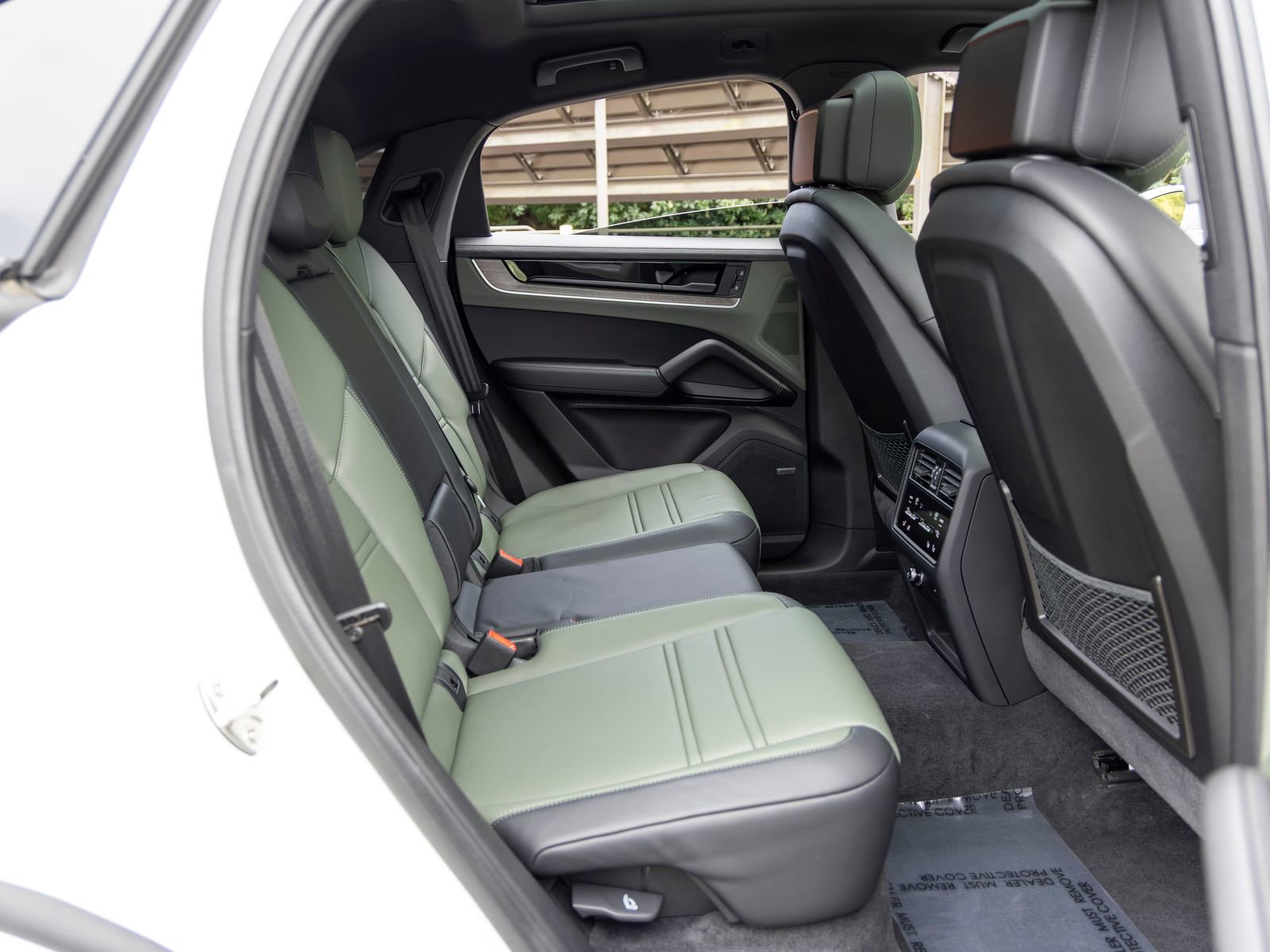 Certified 2024 Porsche Cayenne Coupe image 55