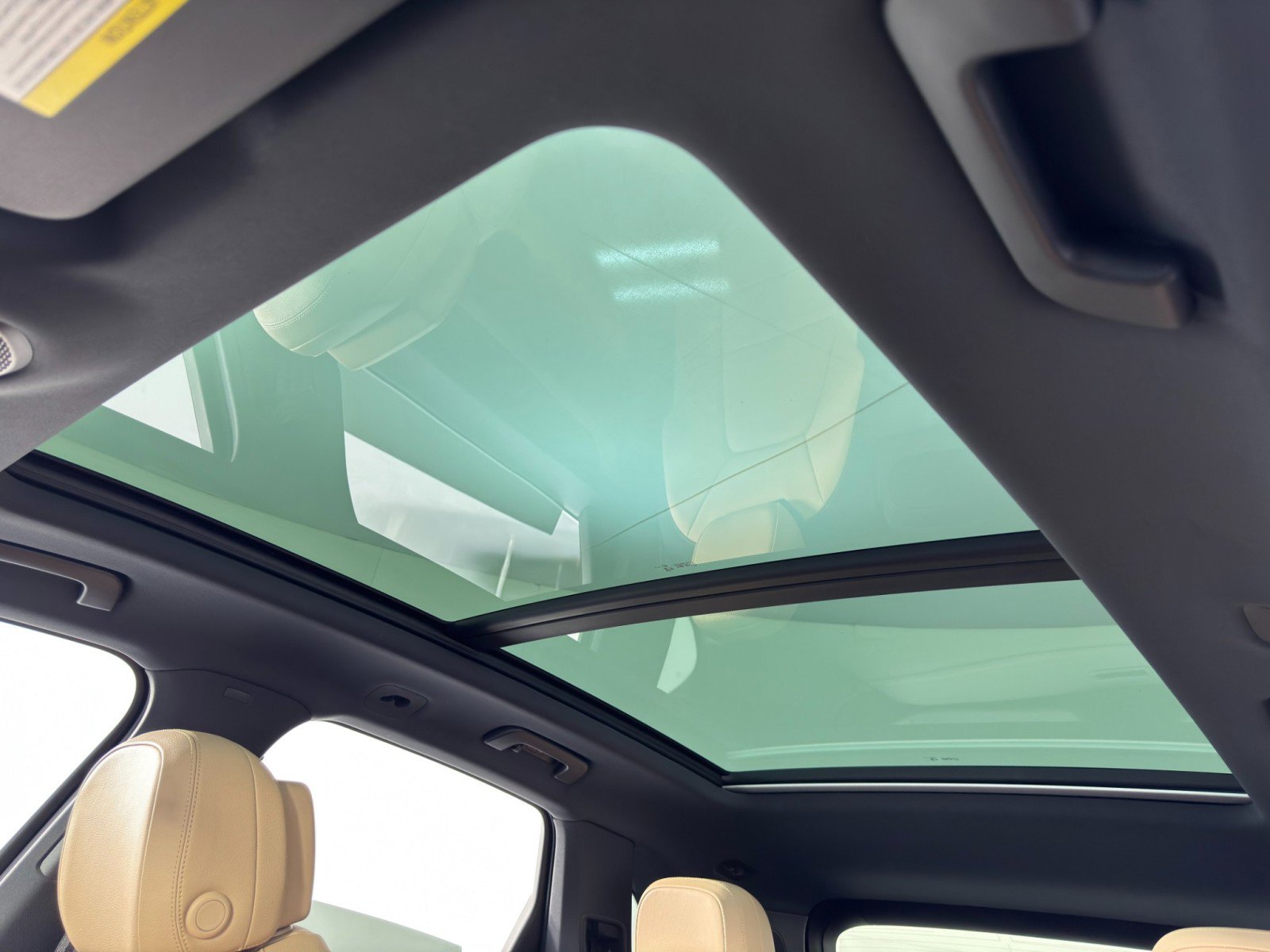 Used 2025 Porsche Cayenne S w/ Premium Package Plus image 12