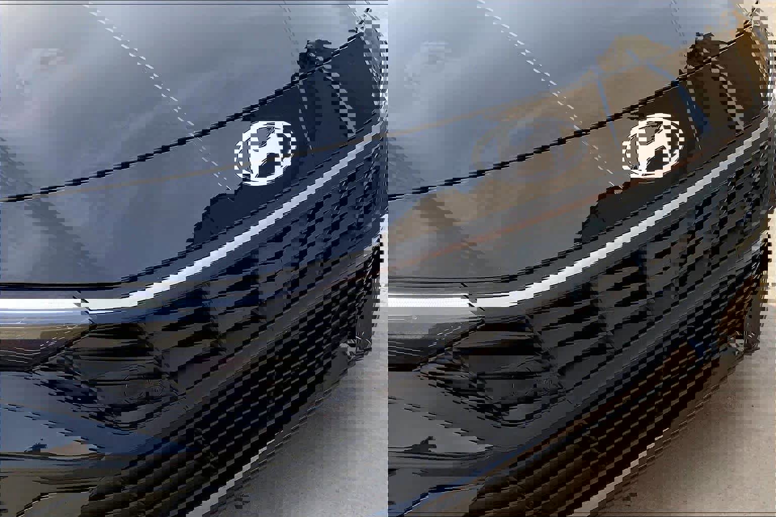 Used 2025 Hyundai Elantra Sport image 31