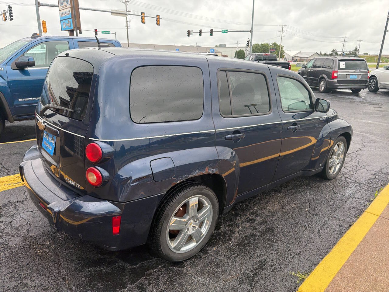 Used 2009 Chevrolet HHR LT w/ Sun and Wheel Package FWD image 4