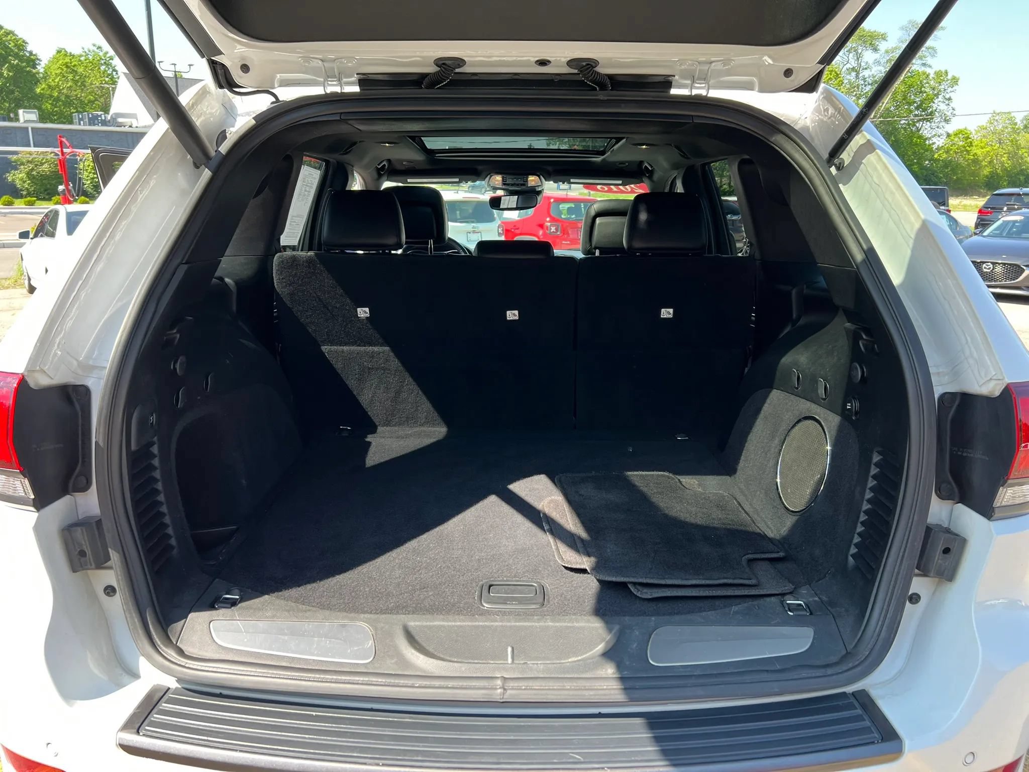 Used 2018 Jeep Grand Cherokee High Altitude AWD/4WD image 32