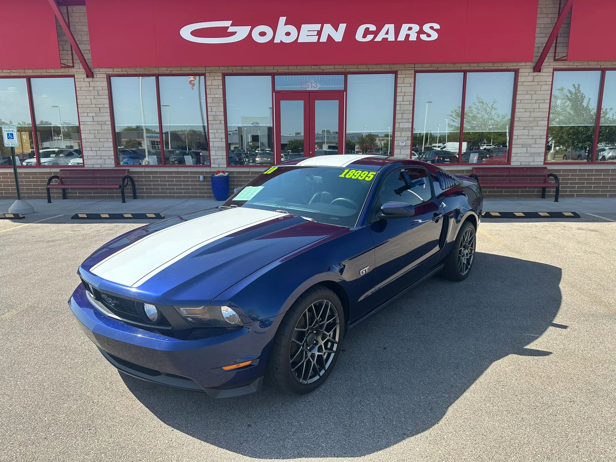 Used 2010 Ford Mustang GT RWD image 1