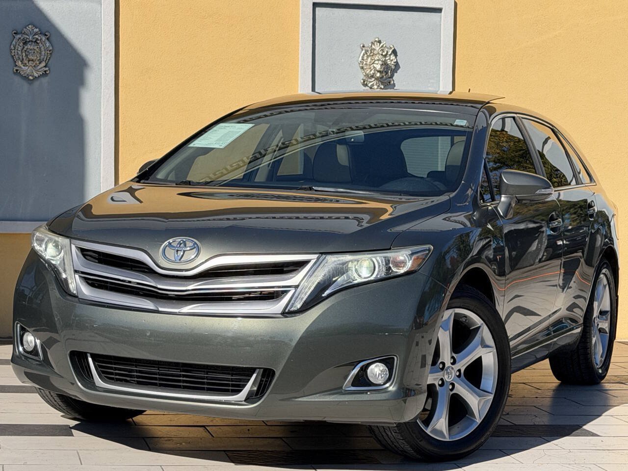 Used 2013 Toyota Venza Limited FWD image 3