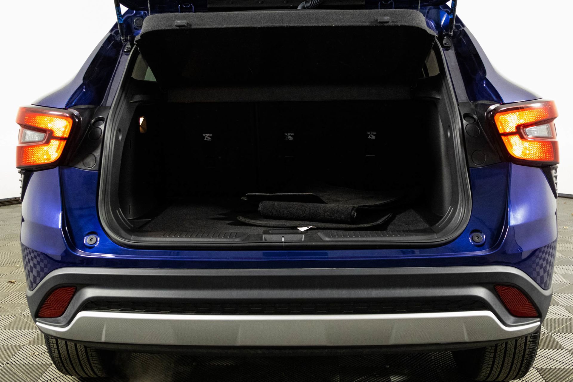 Used 2024 Chevrolet Trax LT w/ Driver Confidence Package image 35