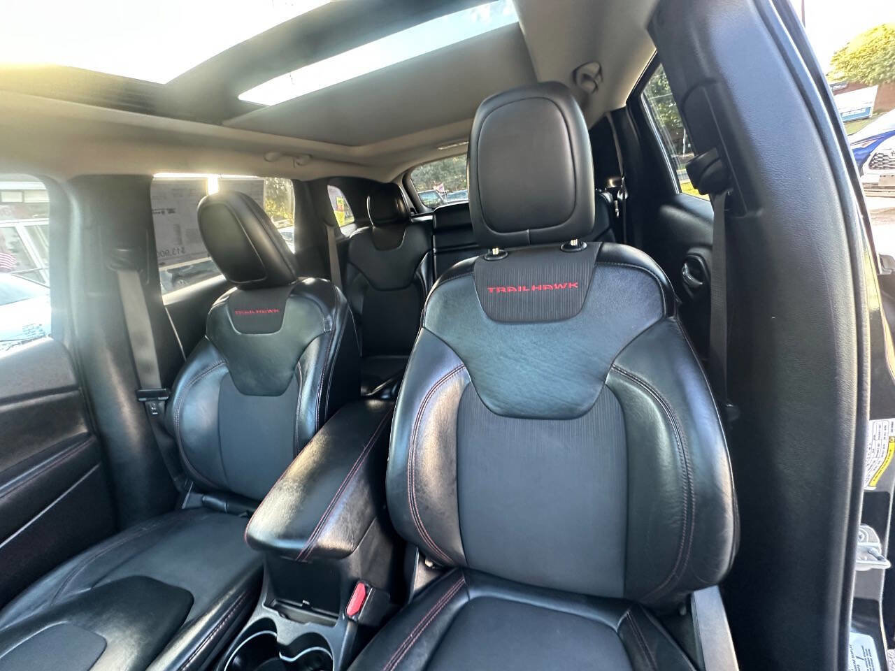 Used 2016 Jeep Cherokee Trailhawk w/ Comfort/Convenience Group image 3