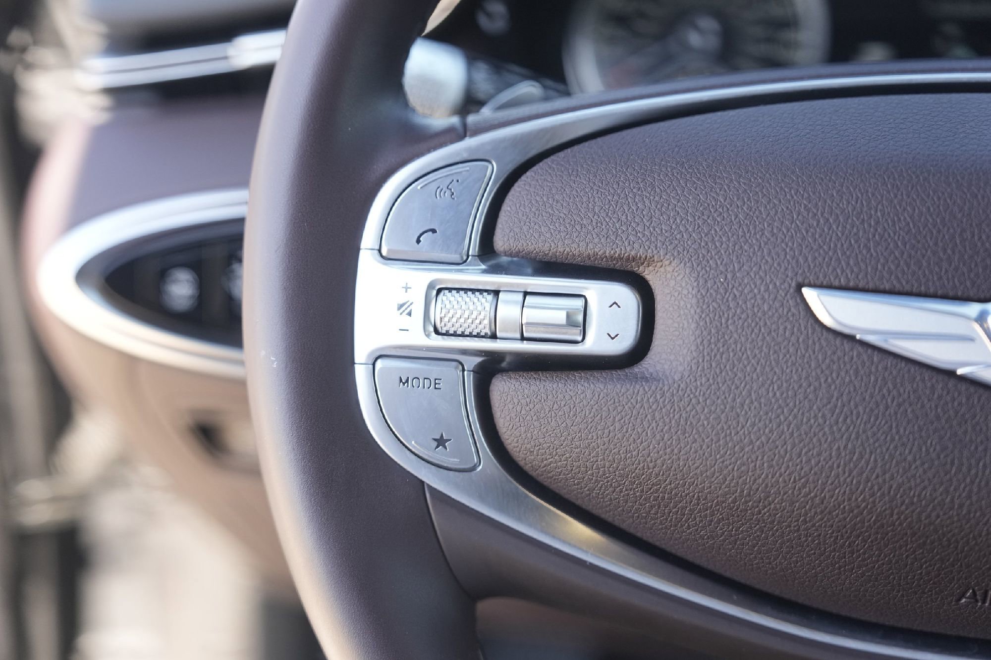 Used 2022 Genesis GV70 2.5T w/ Advanced Package image 13