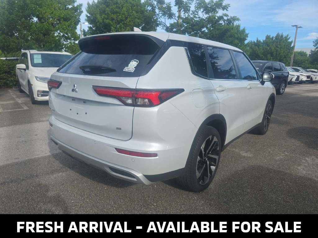 Used 2024 Mitsubishi Outlander SE FWD image 6