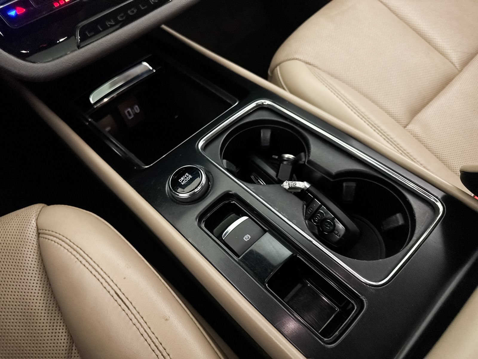 Used 2020 Lincoln Corsair Reserve FWD image 28