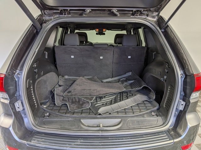 Used 2020 Jeep Grand Cherokee Laredo w/ Security & Convenience Group image 9