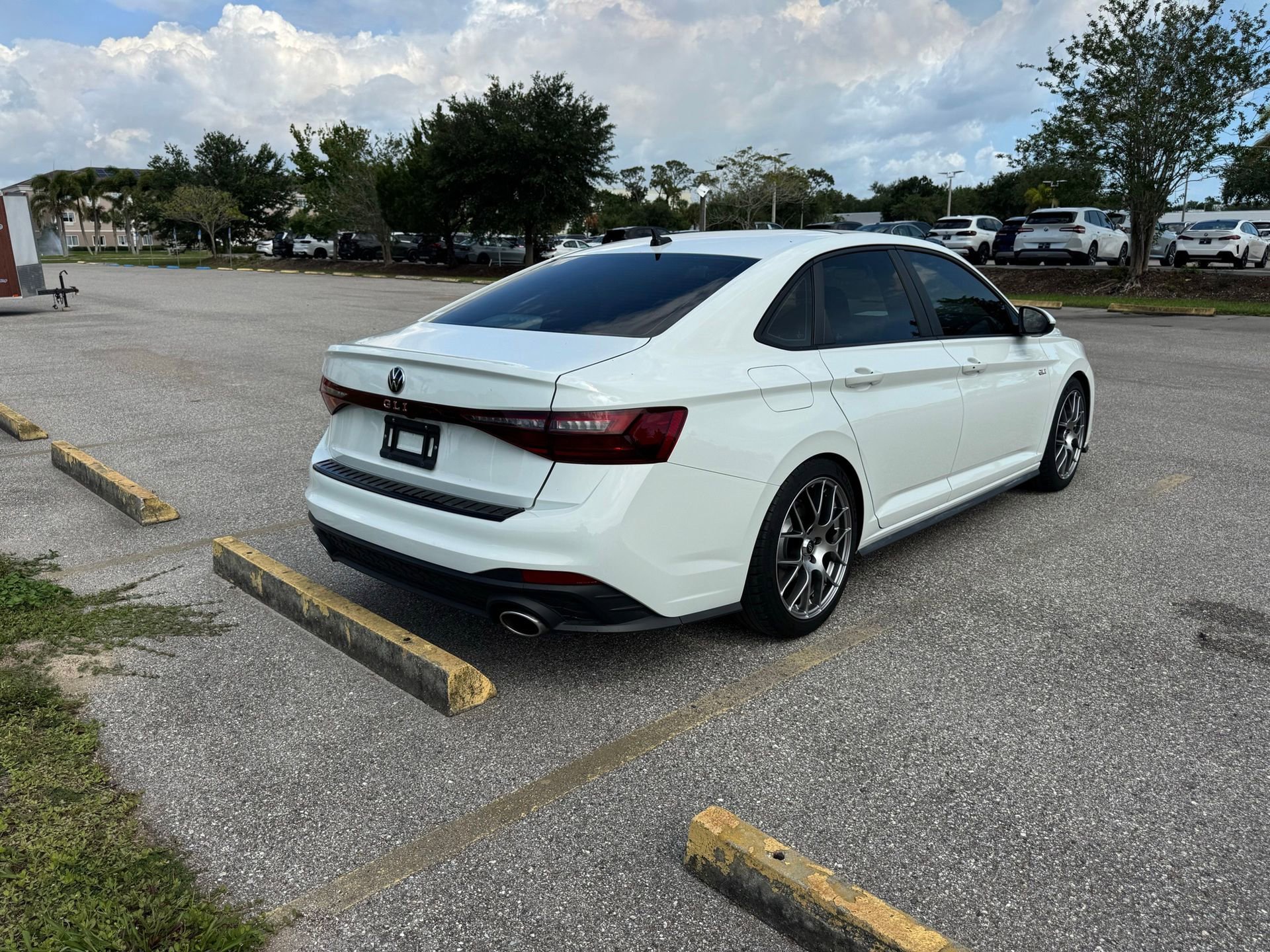 Used 2025 Volkswagen Jetta GLI Autobahn FWD image 4