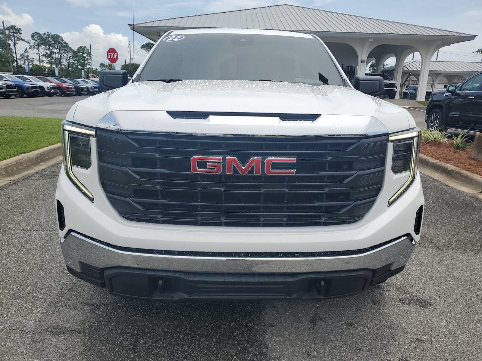 Used 2022 GMC Sierra 1500 Pro w/ Pro Value Package AWD/4WD image 9