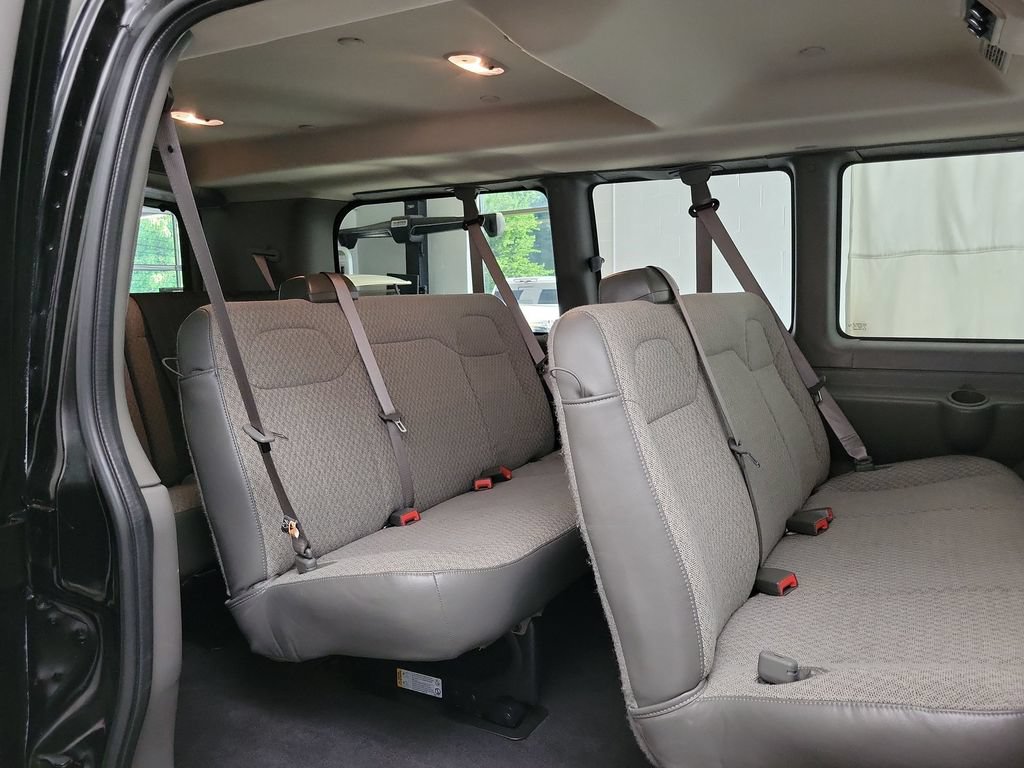 Certified 2025 GMC Savana 2500 LT w/ LT Preferred Equipment Group RWD image 9