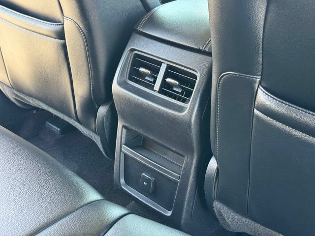 Used 2016 Ford Edge Titanium FWD image 21