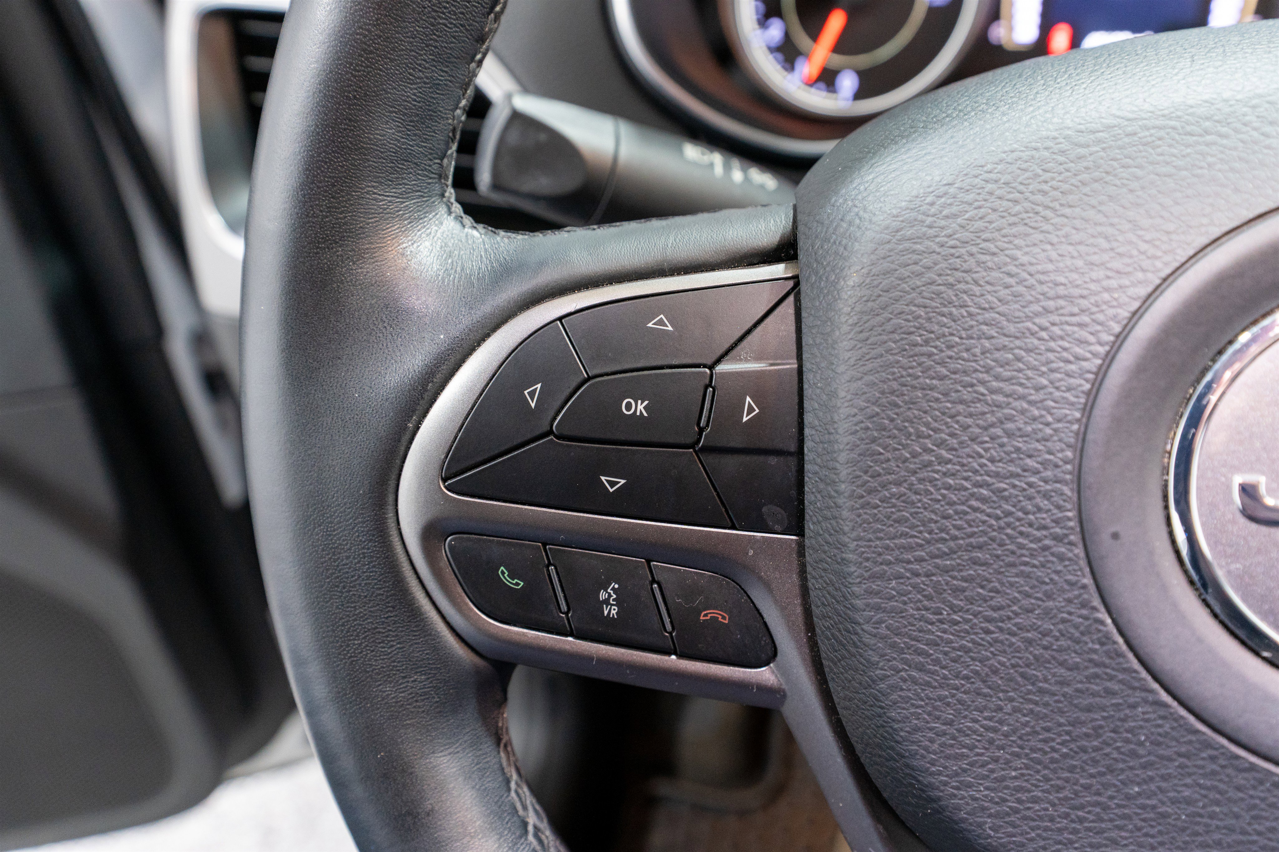 Used 2019 Jeep Cherokee Latitude Plus w/ Cold Weather Group image 26