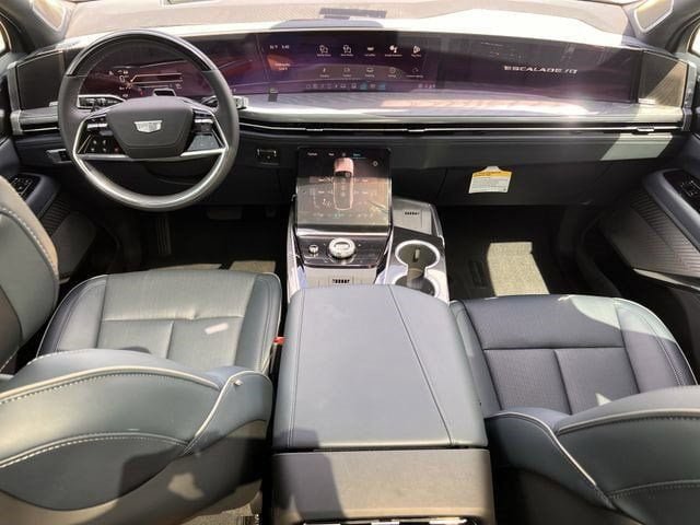 New 2026 Cadillac Escalade IQ Sport 2 w/ LPO, ONYX Package AWD/4WD image 9