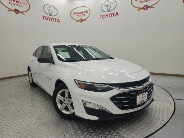 Used 2021 Chevrolet Malibu LS FWD image 1