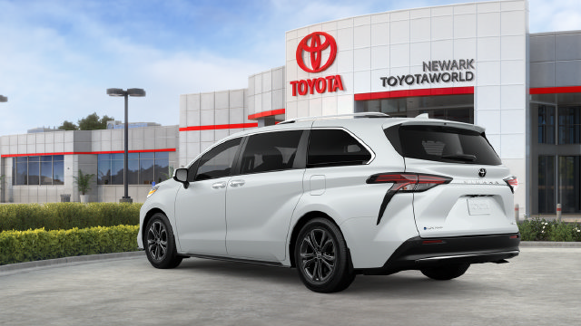New 2026 Toyota Sienna Platinum AWD/4WD image 8
