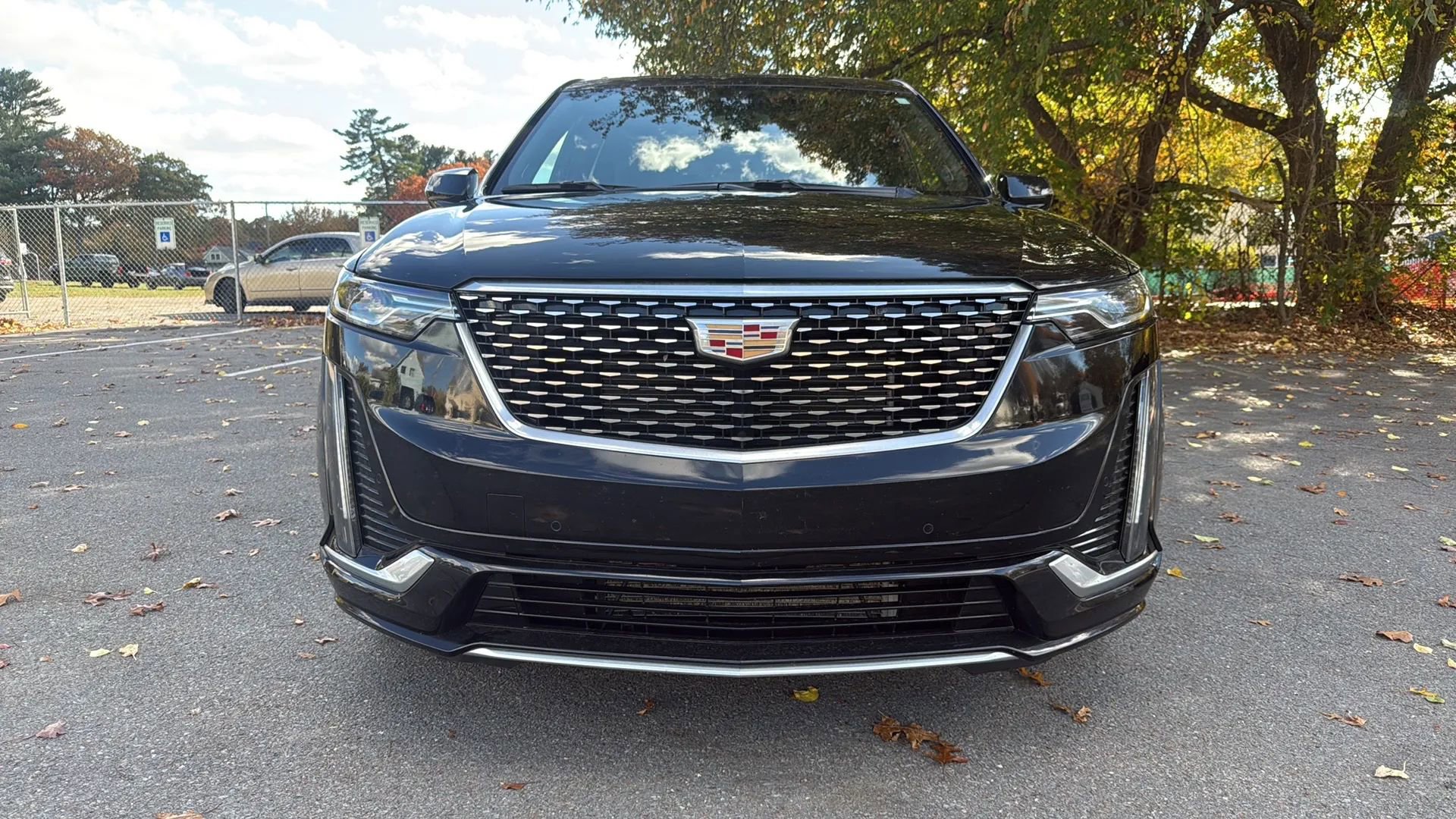 Used 2025 Cadillac XT6 Premium Luxury image 2