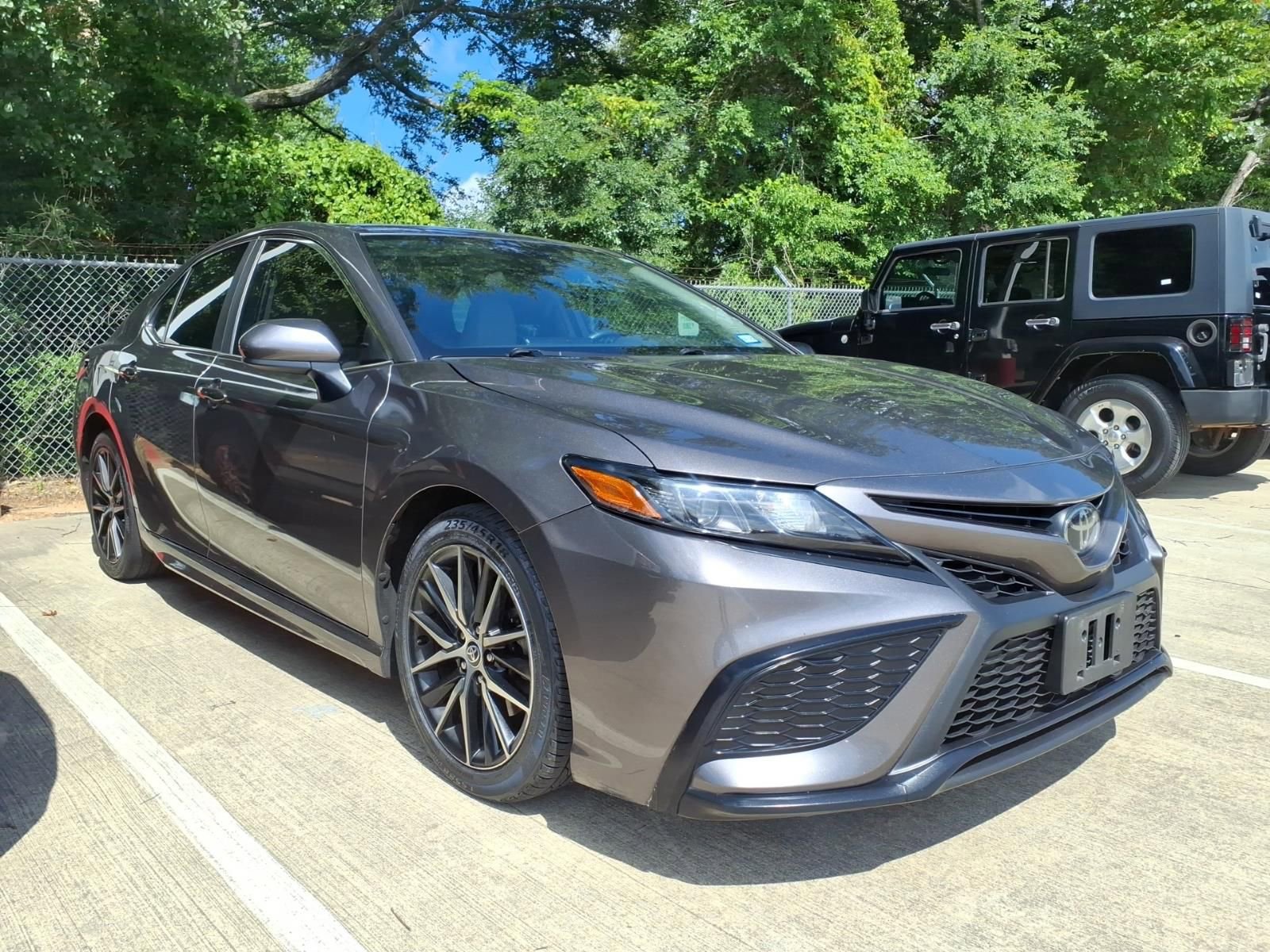 Used 2021 Toyota Camry SE FWD video 1