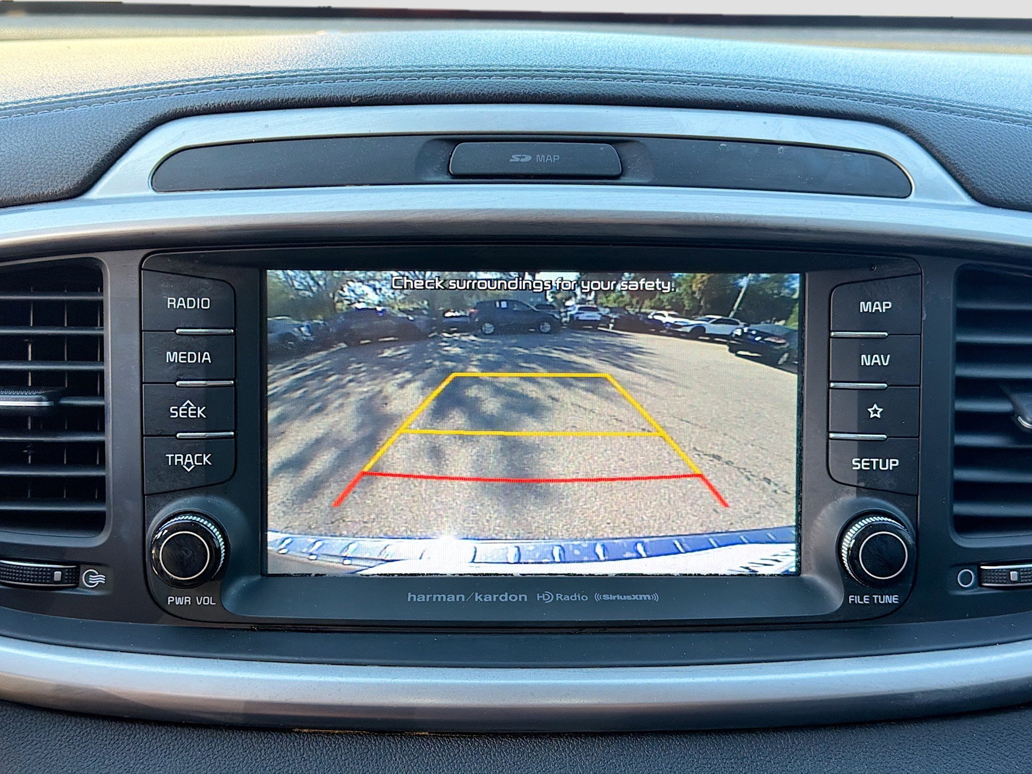 Used 2019 Kia Sorento SX image 31