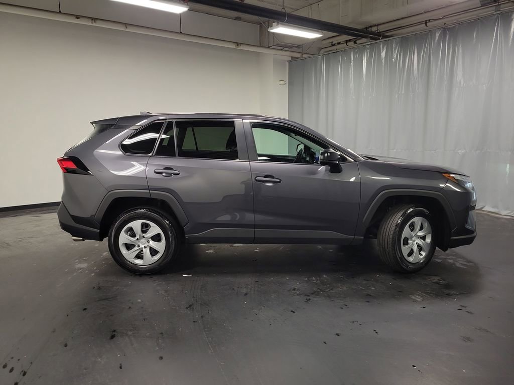 Used 2025 Toyota RAV4 LE image 9