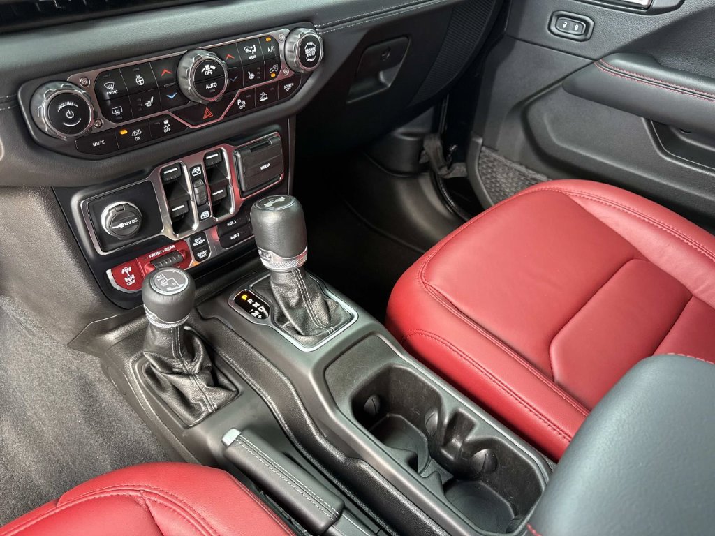 Used 2024 Jeep Wrangler Unlimited Rubicon 392 AWD/4WD image 24