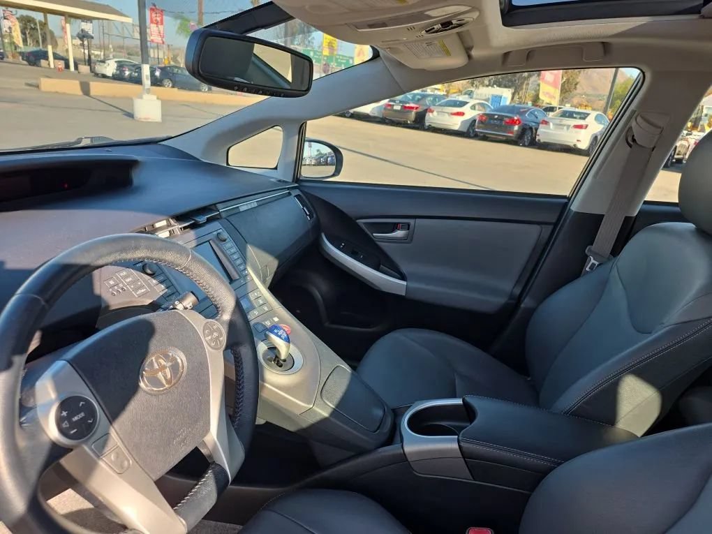 Used 2014 Toyota Prius Four w/ Solar Roof Package FWD image 24