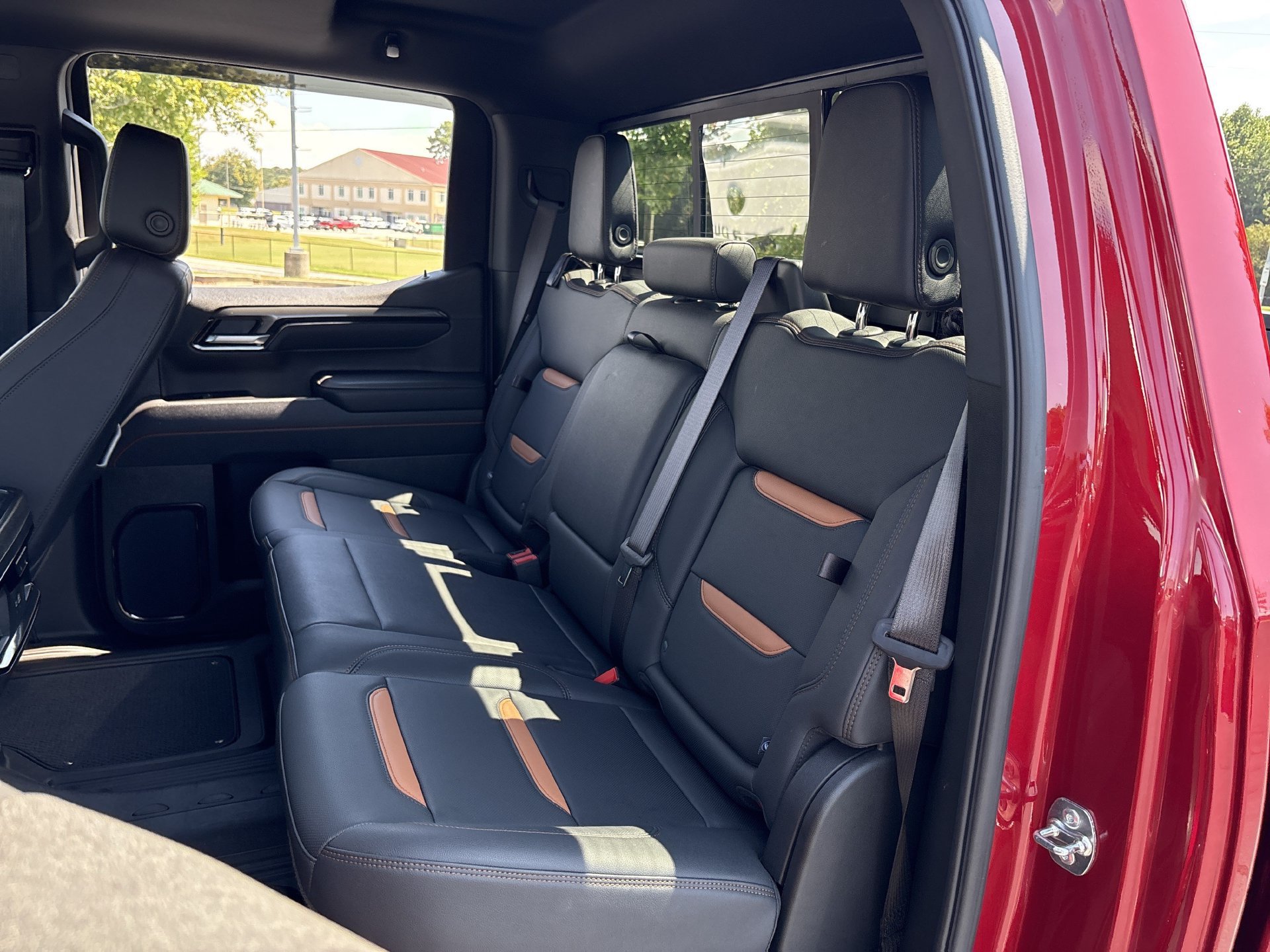 Used 2025 GMC Sierra 1500 AT4 w/ AT4 Premium Package AWD/4WD image 16