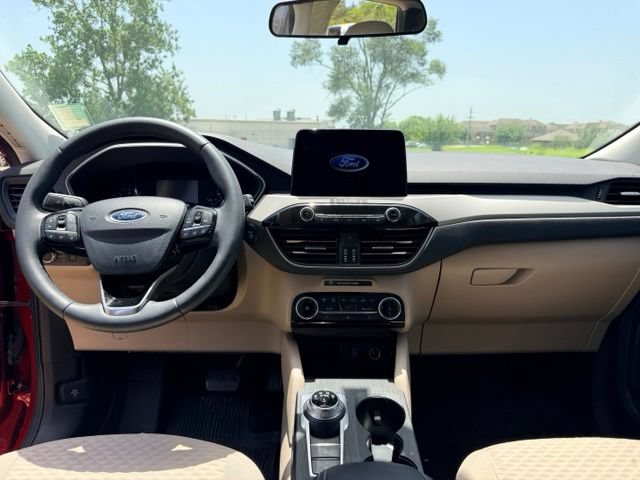Used 2022 Ford Escape SE w/ SE Sport Appearance Package AWD/4WD image 12