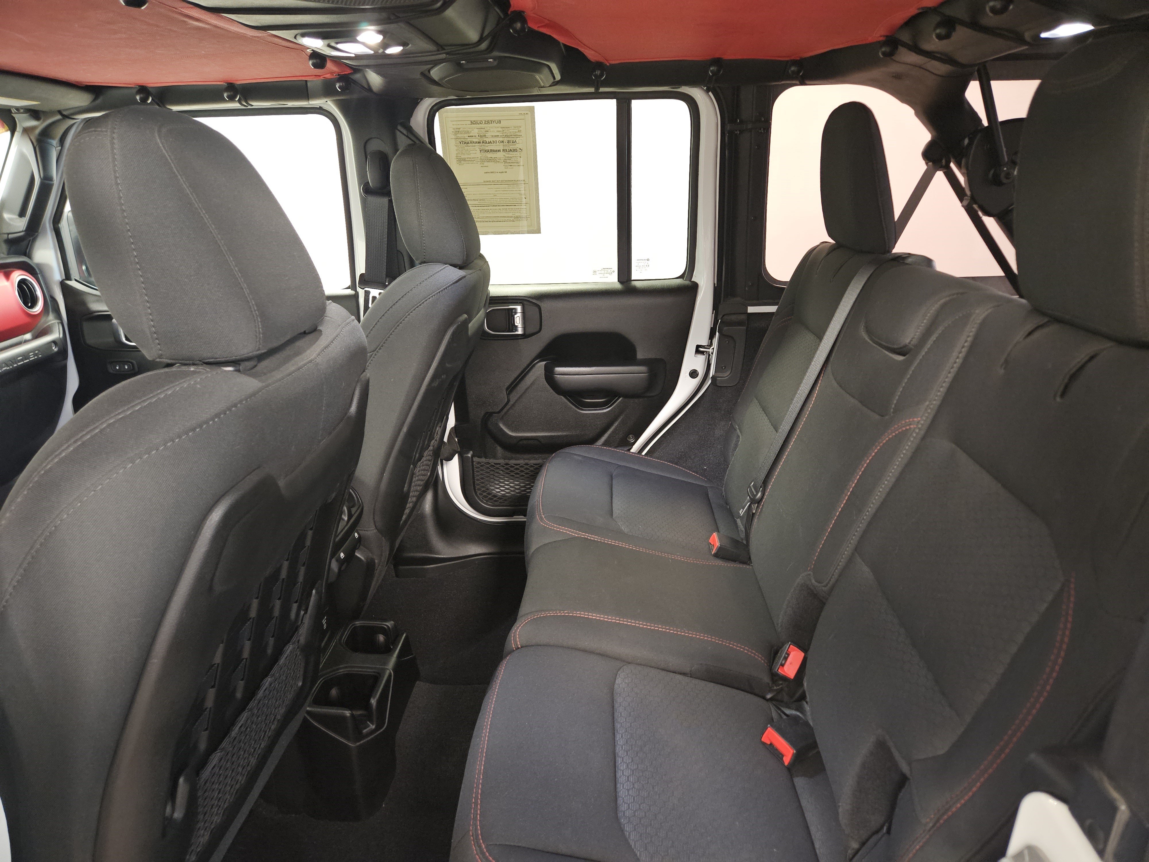 Used 2021 Jeep Wrangler Unlimited Rubicon w/ Cold Weather Group AWD/4WD image 9