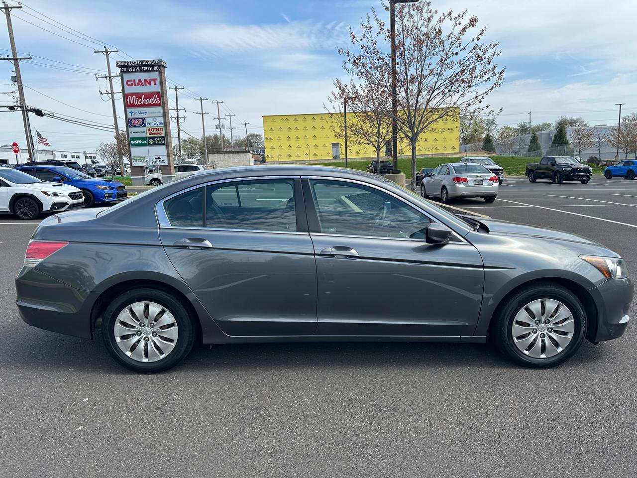 Used 2010 Honda Accord LX image 4