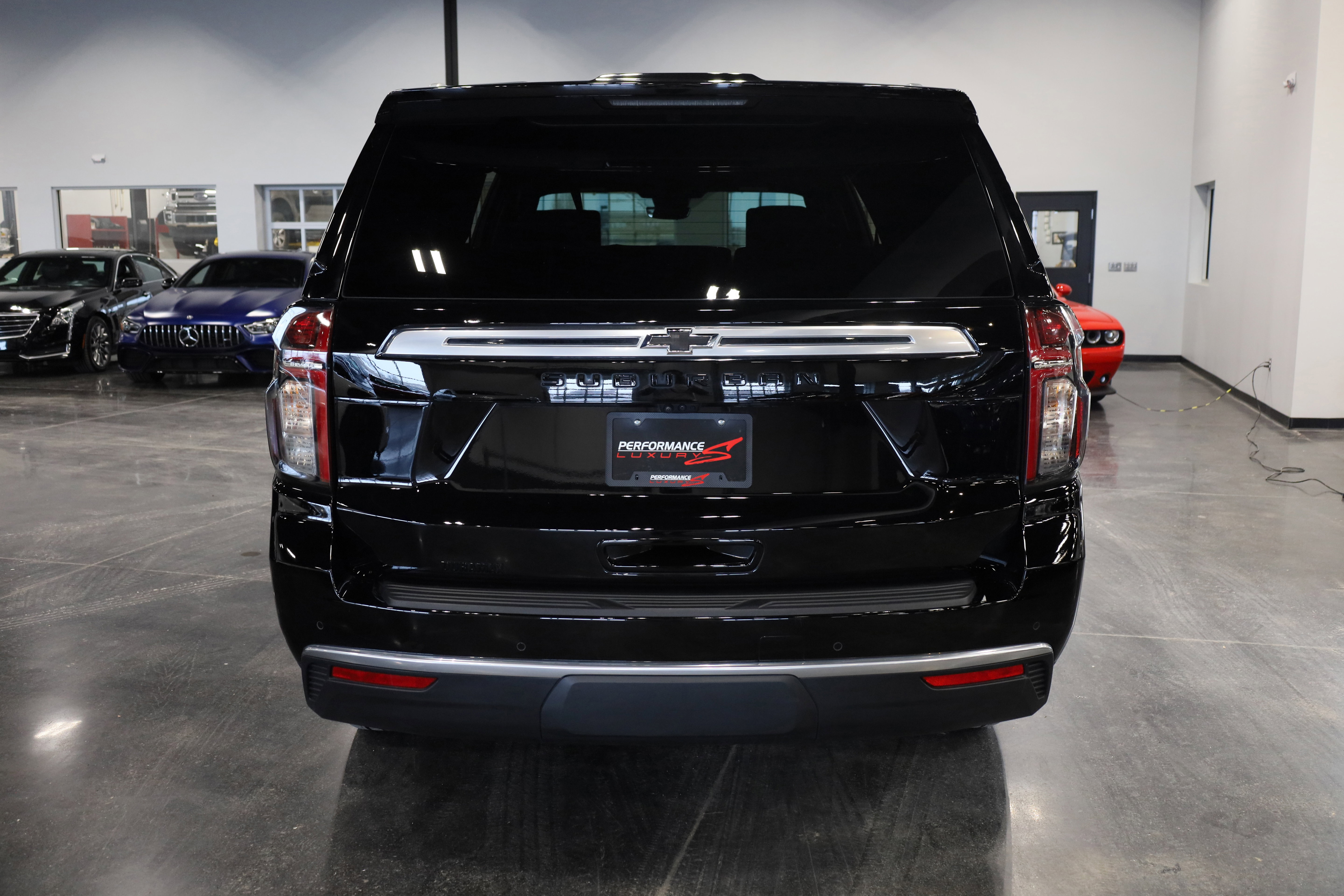 Used 2024 Chevrolet Suburban High Country w/ Advanced Technology Package image 5