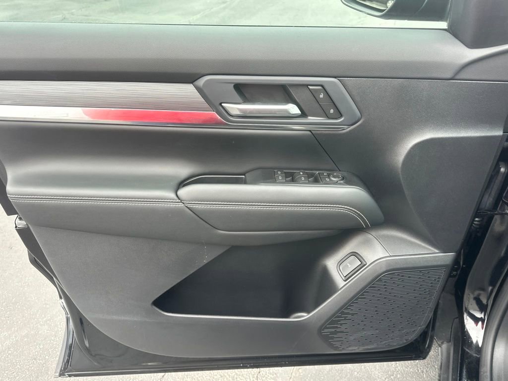 Used 2026 GMC Terrain Elevation w/ Elevation Premium Package image 12