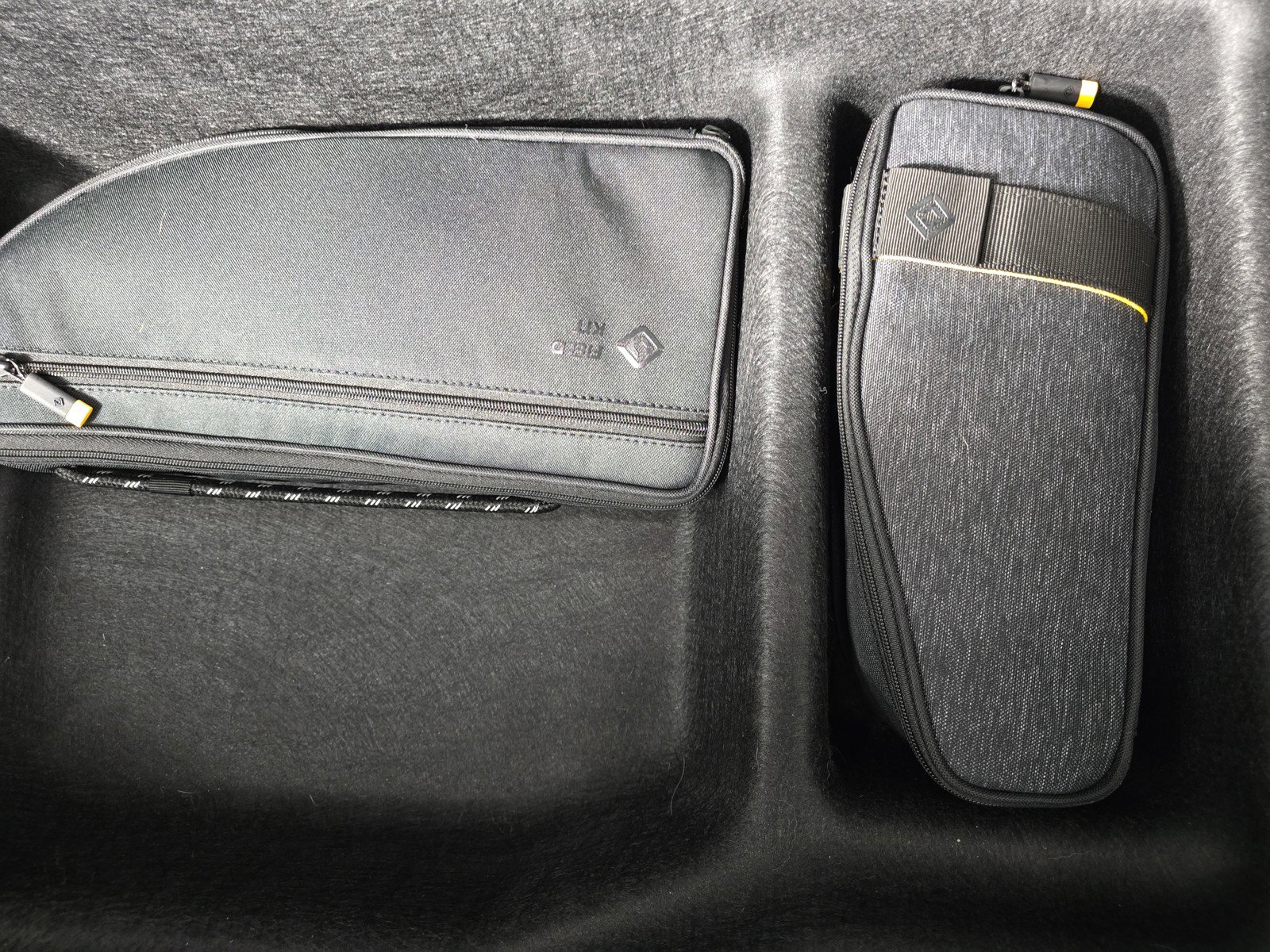 Used 2023 Rivian R1S Adventure image 34