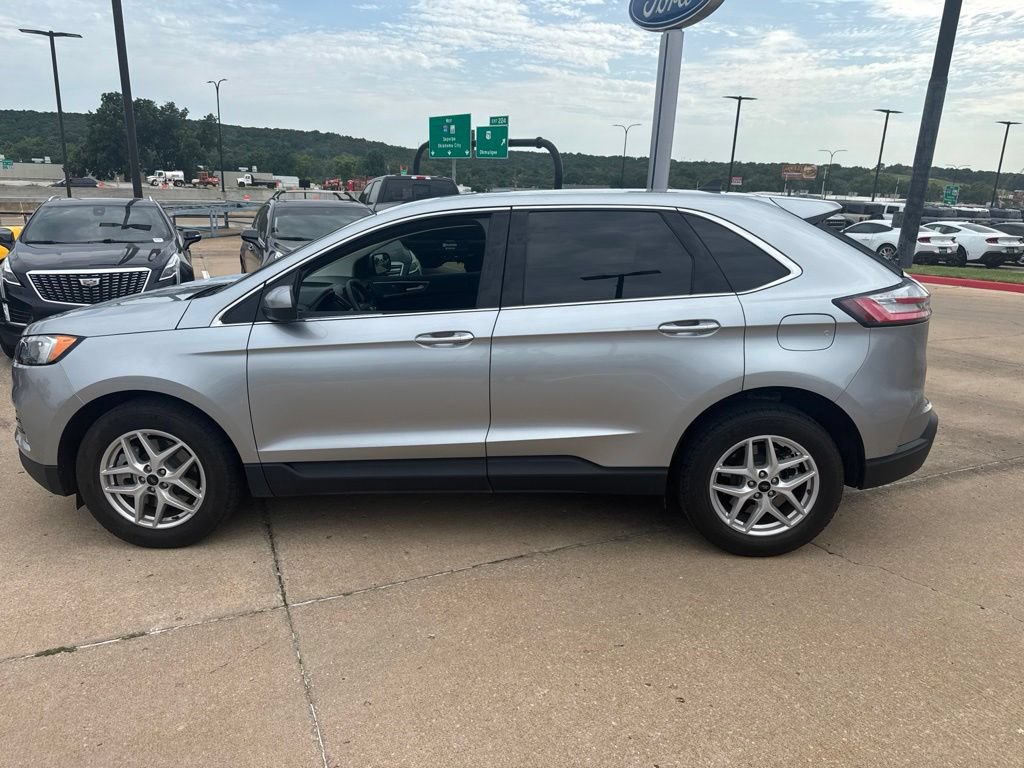 Used 2024 Ford Edge SEL w/ Convenience Package AWD/4WD image 4