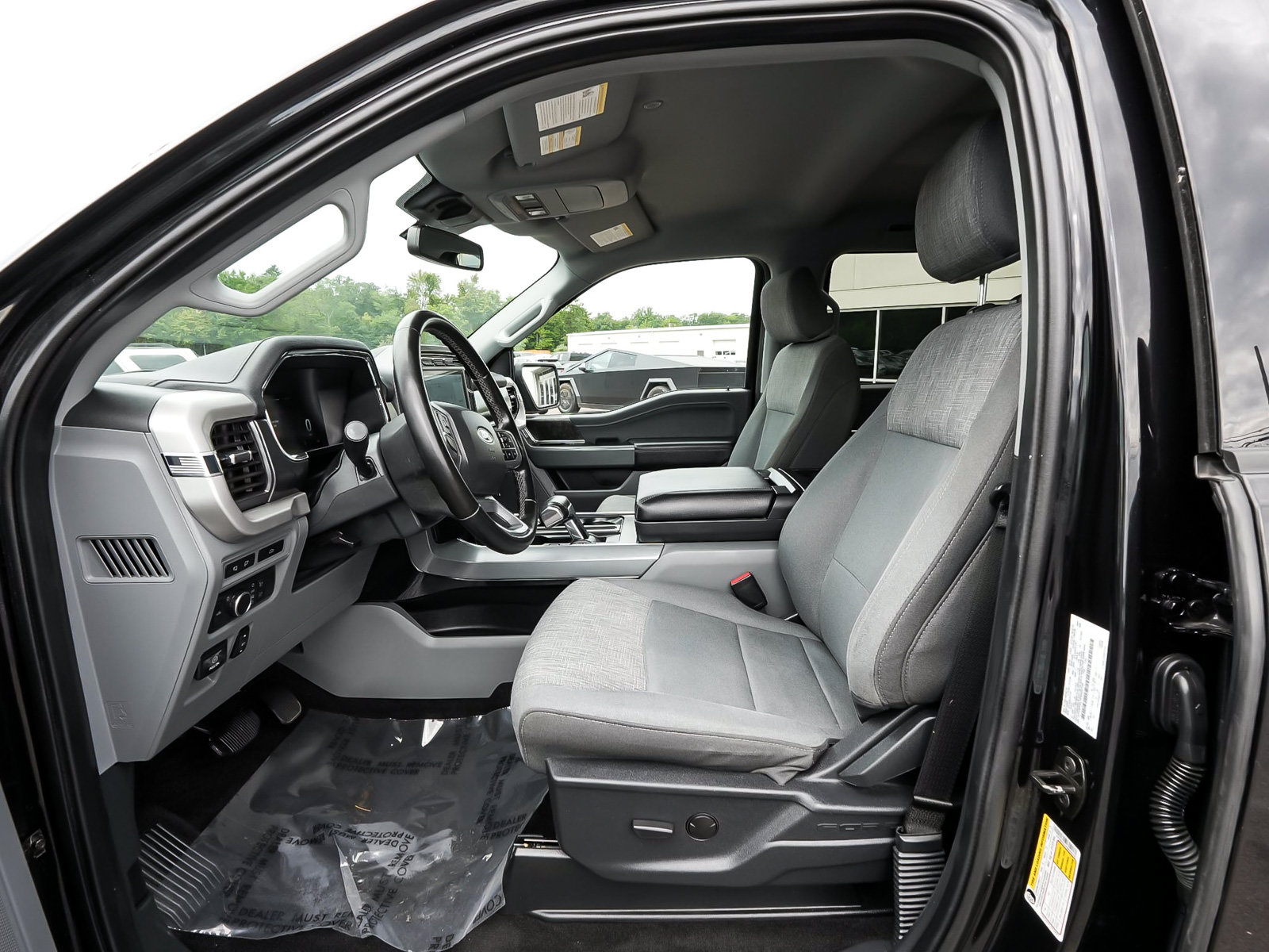 Used 2023 Ford F150 Lightning XLT AWD/4WD image 32