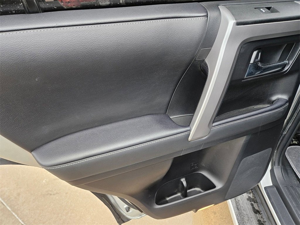 Used 2022 Toyota 4Runner SR5 Premium image 14