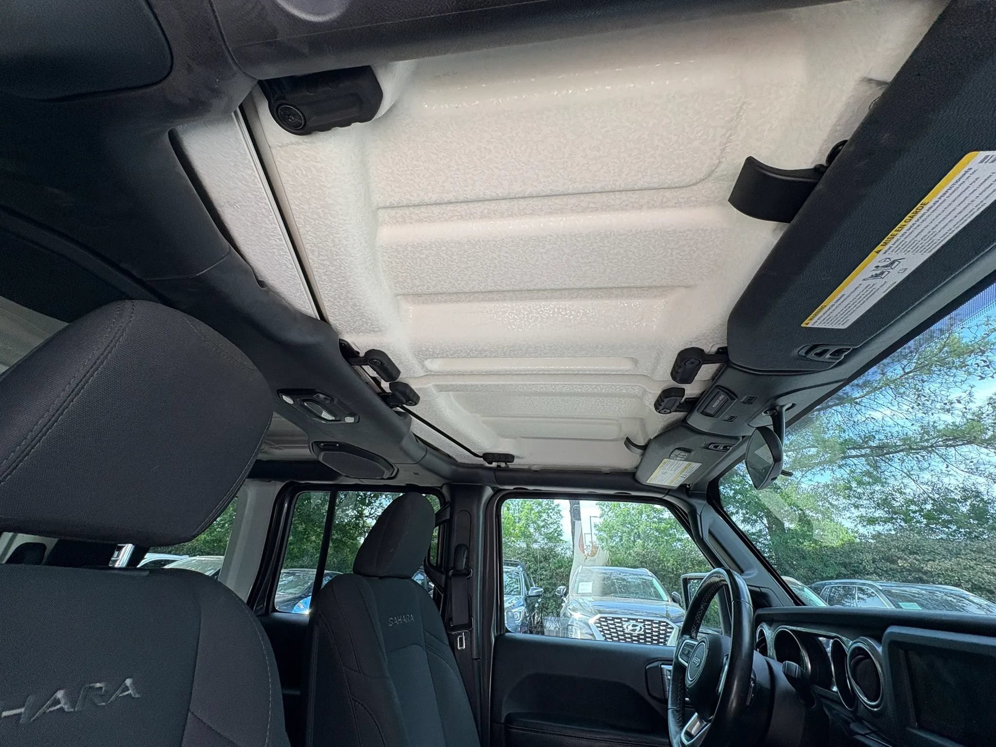 Used 2019 Jeep Wrangler Unlimited Sahara w/ LED Lighting Group AWD/4WD image 12
